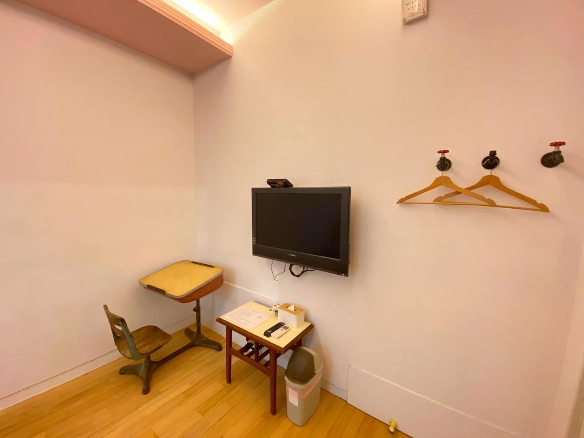 Tainan Macarthur Homestay Extérieur photo