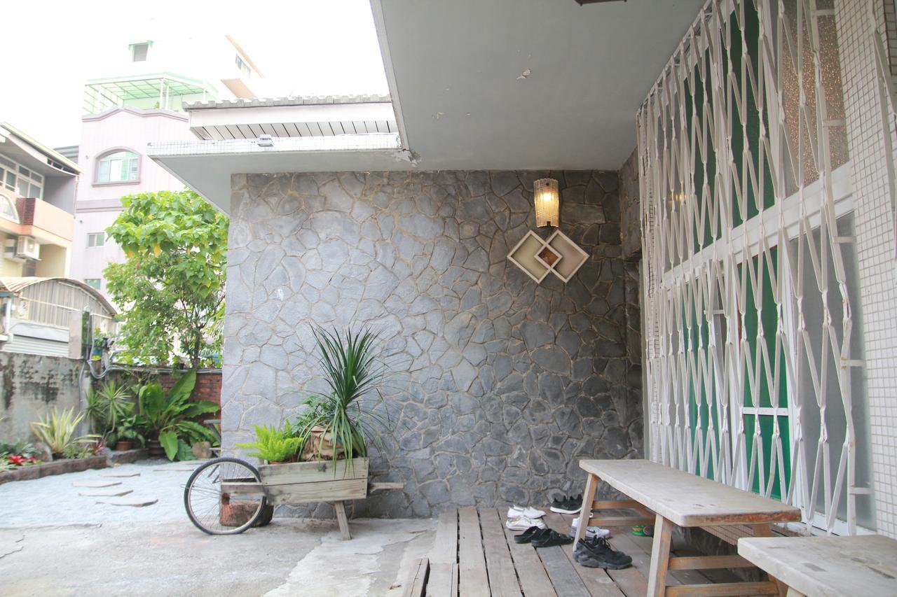 Tainan Macarthur Homestay Extérieur photo